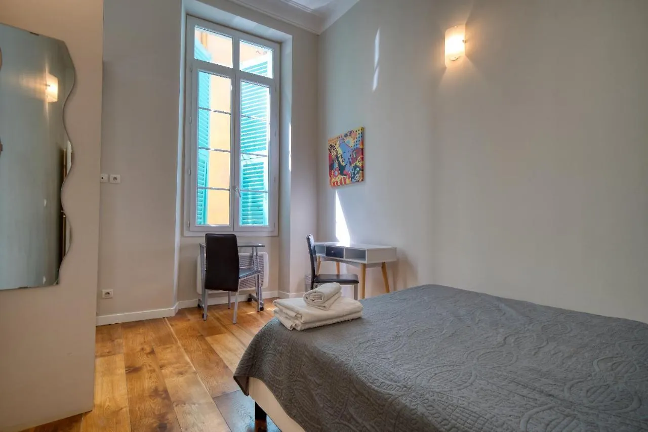 Apartmán Old Town Luxury 3 Beds Nice