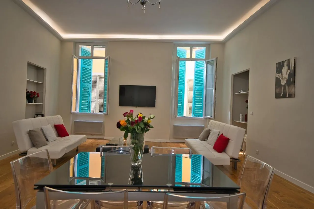 Apartmán Old Town Luxury 3 Beds Nice 0*,  Francie